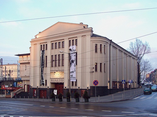 Katowicki kino-teatr Rialto.