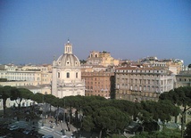Kontrole w ambasadach w Rzymie