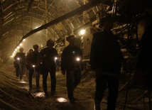 Górnicy w kopalni