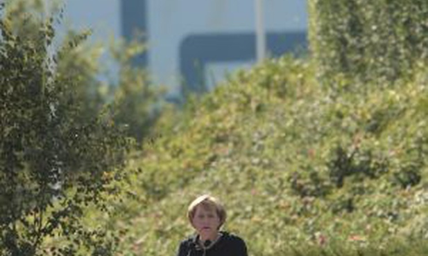 Merkel: Pochylam głowę przed ofiarami wojny