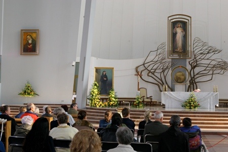 Ogólnoświatowa Adoracja w polskich kościołach