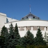 Przed Sejmem różaniec o nawrócenie rządzących