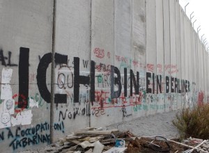 Kard. Foley krytykuje izraelski mur