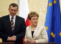  Minister sprawiedliwości Krzysztof Kwiatkowski  i pełnomocnik rządu ds. równego traktowania, minister Elżbieta Radziszewska