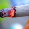 Komisja: rozszerzyć zakaz palenia