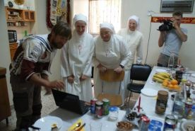 Atmosfera jest taka...po prostu rodzinna. Pokazujemy trochę zdjęć z naszej podróży Przybieżeli do... Bengasi