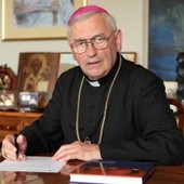 Bp Pieronek: decyzja Benedykta XVI - nieodwołalna