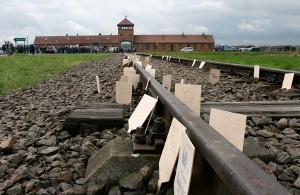 Uczyć o Holokauście razem z prawami człowieka