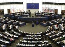 PE przyjął rezolucję przeciw homofobii