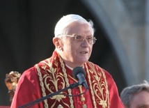 Benedykt XVI zaniepokojony atakami