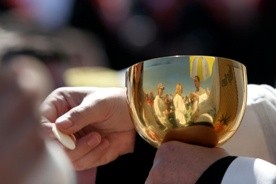 Papieski ceremoniarz o szczegółach w liturgii