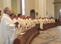 Biskupi o roli i powołaniu kapłanów