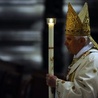 Benedykt XVI przewodniczył liturgii Wigilii Paschalnej