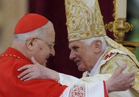 Solidarność Kościoła z papieżem