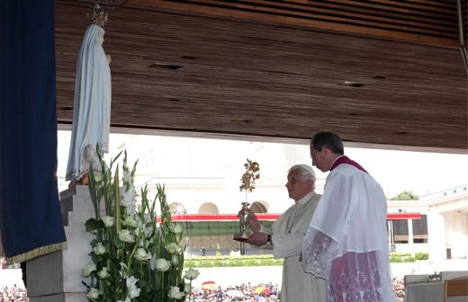 Benedykt XVI w kaplicy Objawień