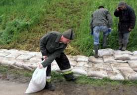 Meteorolog: opady potęguje pył wulkaniczny