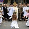 Tysiące wiernych na procesjach