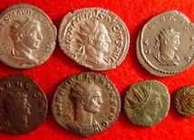 Dolnośląskie: Policja odzyskała 700 rzymskich monet