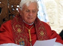 Benedykt XVI skomentował wywiad Franciszka