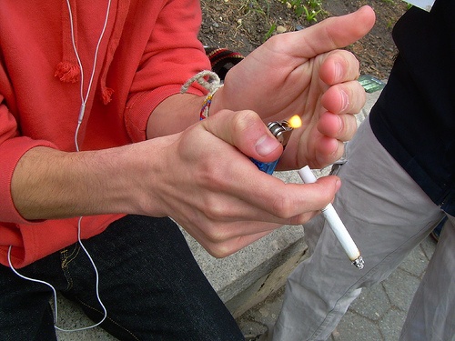 Polacy o zakazie palenia