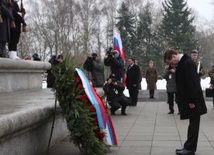 Miedwiediew na Cmentarzu Żołnierzy Radzieckich