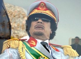 Z Bożego nakazu przeciw Kadafiemu