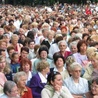 Przywrócić kobiecie właściwe jej miejsce