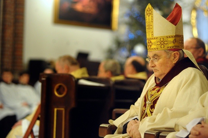 abp Henryk Hoser