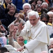 Benedykt XVI: Jezus jest Panem życia