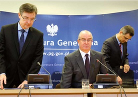 Wyniki prowadzonego przez polską prokuraturę wojskową śledztwa przedstawili (od lewej) gen. K. Parulski, A. Seremet oraz płk I. Szeląg