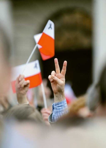 Mamy prawo do poznania prawdy o okolicznościach katastrofy smoleńskiej.