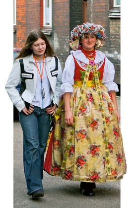 Piękne stroje ludowe są elementem śląskiej tradycji. Regionalnej, nie narodowej