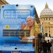 Od dnia ogłoszenia daty beatyfikacji Jana Pawła II Rzym przygotowuje się na przyjęcie pielgrzymów z całego świata, którzy zechcą wziąć udział w uroczystości na Placu św. Piotra. Władze zapewniają, że miasto jest już właściwie gotowe na przyjęcie gości