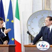 Nicolas Sarkozy upomina Silvio Berlusconiego w czasie szczytu włosko-francuskiego w Palazzo Madama w Rzymie, 26 kwietnia 2011 roku 