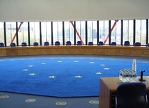 Trybunał strasburski: W sprawie ekshumacji ofiar katastrofy smoleńskiej naruszono konwencję praw człowieka