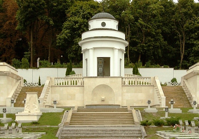 Lwów. Kaplica Obrońców Lwowa na Cmentarzu Orląt