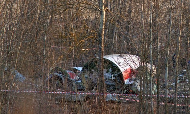 Polscy śledczy chcą zbadać wrak Tu-154