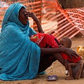Głód zagląda w oczy Somalii