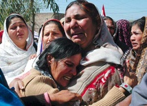 Wstrząsem dla pakistańskich chrześcijan było zamordowanie w marcu 2011 r. Shahbaza Bhatti, ministra ds. mniejszości. Chrześcijanie rozpaczali na jego pogrzebie