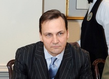 Sikorski przeprasza za kolaborację