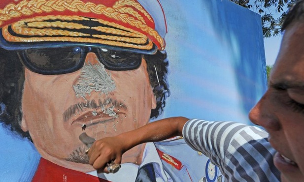 Kadafi: Niech Libia stanie w płomieniach