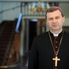 "Starsi toną w morzu wódki, a dzieci i młodzież w morzu piwa"