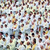 Tysiące księży uczestniczyło w pielgrzymce i wspólnie sprawowało Mszę św.