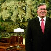Marszałek Sejmu Bronisław Komorowski od pół roku blokuje prace nad projektami ustaw bioetycznych.