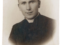 Jedno ze zdjęć księdza znajdujących się w rodzinnym archiwum