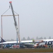 Boeing 767 odholowany