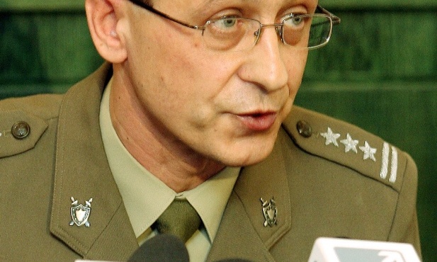Płk Artymiak na naczelnego prok. wojskowego