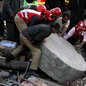 Pakistan: Runęła fabryka, są zabici