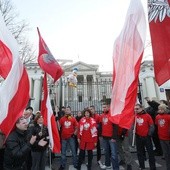 Manifestacja przed ambasadą rosyjską