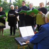 Koncert pod lipą